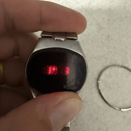 RELOJ PULSERA PULSAR P4 LED BIGTIME MODULE 401 VINTAGE 1975 SE VENDE COMO ESTÁ - Imagen 8 de 8