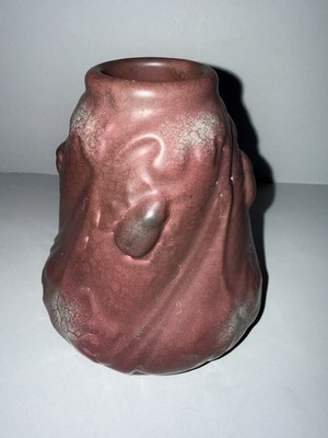 Weller Matt Ware Fru Russet Scarabs Vase Perfect Condition 5 1/4  H
