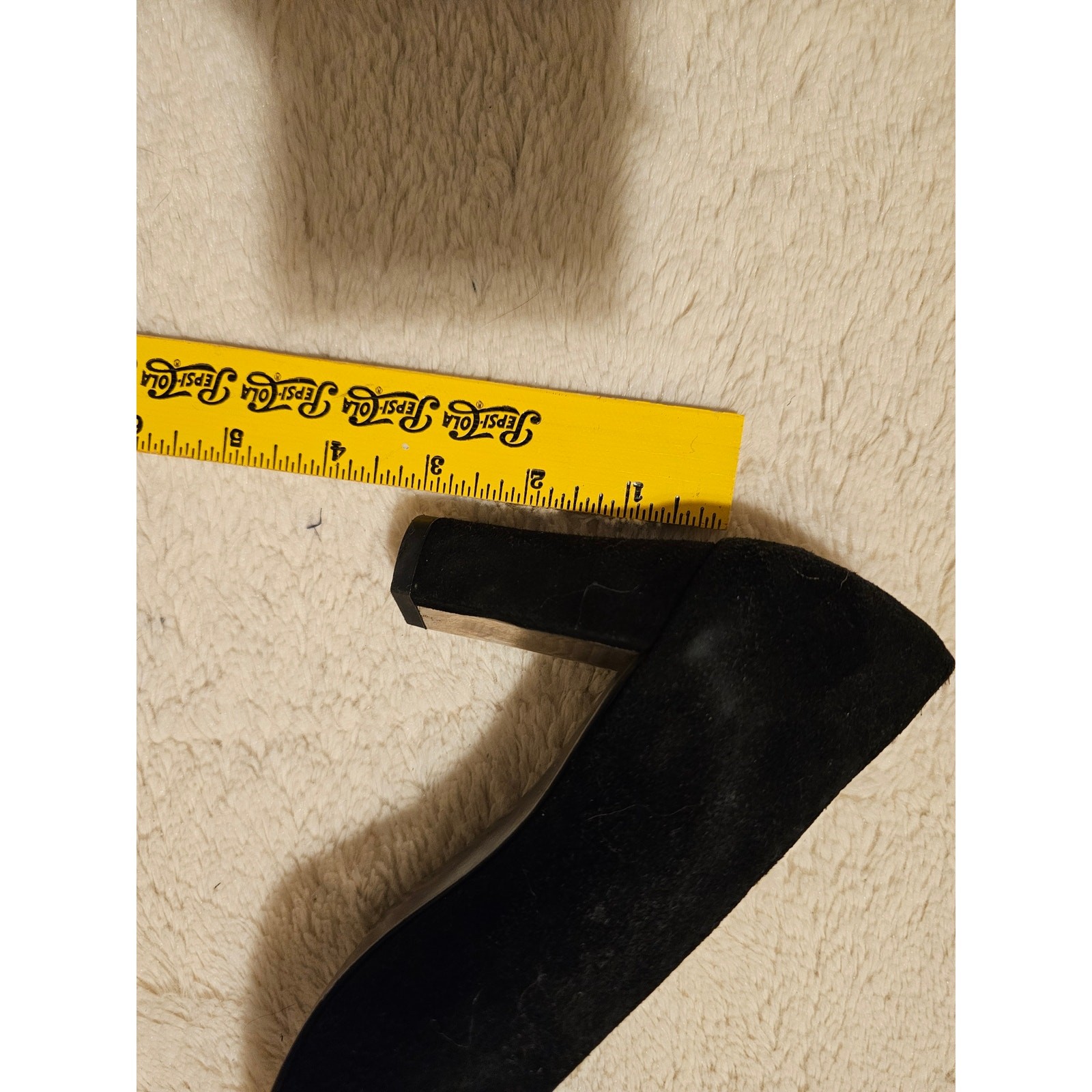 Stuart Weitzman 6M Suede leather floral silver edge accent. Heels. Unique. Glam