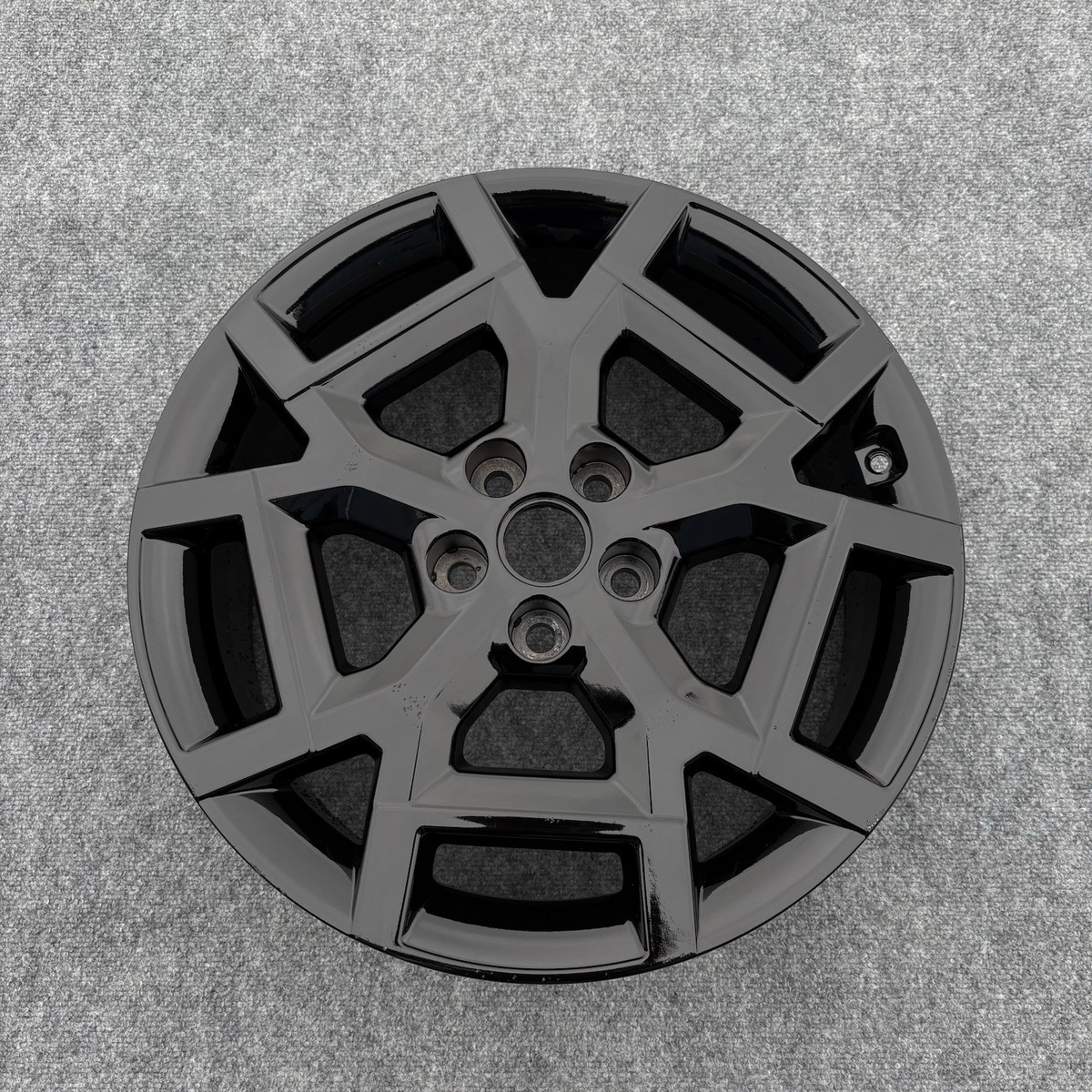 SMART BALANCE WHEEL カウル割れありなのでお安く SINGLE 19 INCH WHEEL KIA CARNIVAL 2025-2026 OEM GLOSS BLACK 52910