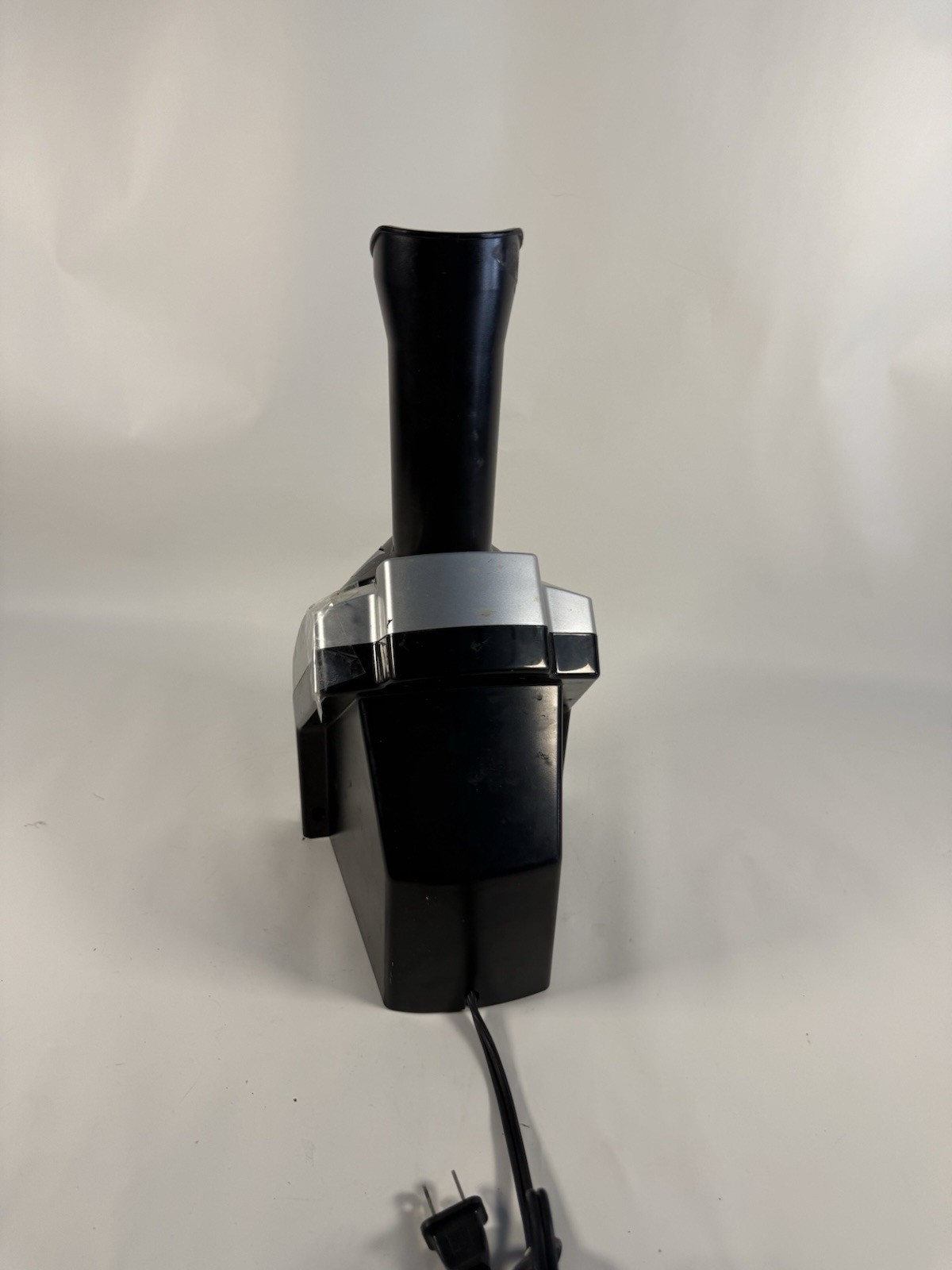 Yonanas 901 Frozen Dessert Maker | Healthy Fruit Soft Serve Machine Works Great