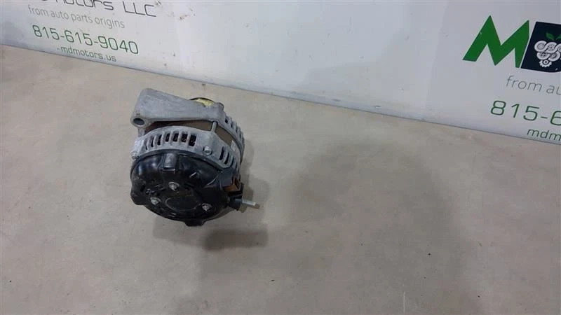 Alternador Chevrolet Tahoe 2019-2020 OEM 84143543  Foto 4 de 4