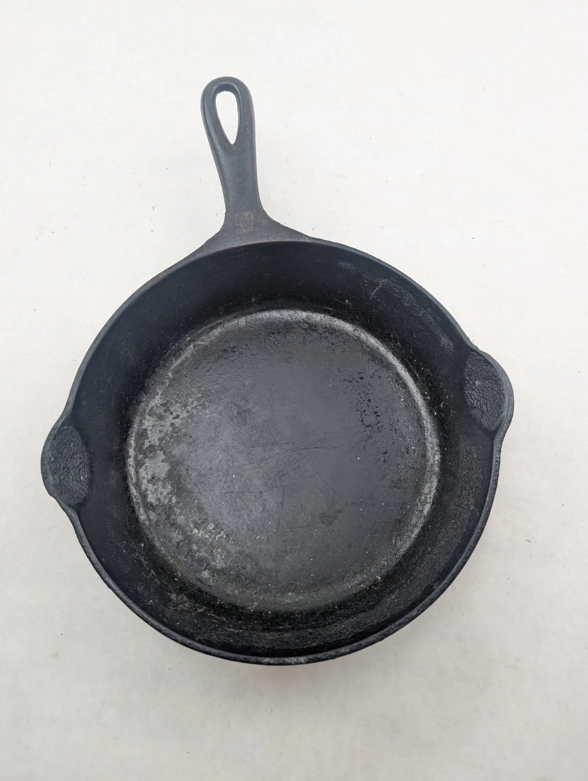 Vintage Griswold No. 5 Cast Iron Skillet 724L, Erie Slant Logo w/ Heat Ring