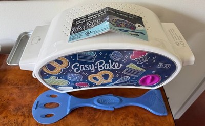 Easy-Bake Ultimate Oven by Hasbro Model F0137 Open Box Unused w/ Pan & Tool