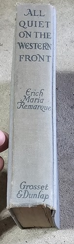 Vtg 1930 ALL QUIET ON THE WESTERN FRONT by Erich Maria Remarque HC Military WAR - Picture 2 of 8
