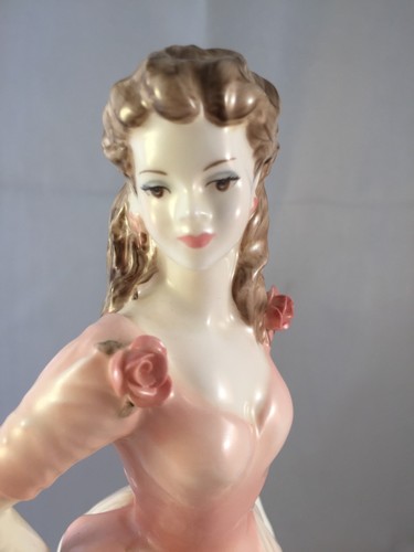 Coalport Ladies of Fashion Figurine 'Jacqueline' by J Glynn Fig of the Yr 1995 - Picture 6 of 10