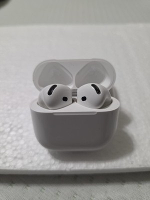 Apple AirPods 4th Gen Earbuds & Case - A3050