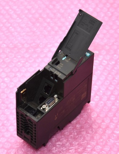 Siemens SIMATIC S7-300 / 6ES7317-2FK14-0AB0 / CPU 317F-2PN/DP / E:4 /Ver.:3.2.6 - 第 12/13 張圖片
