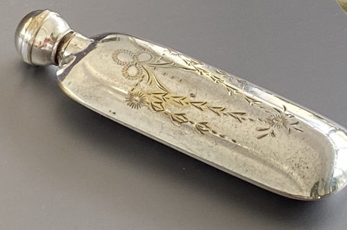 Antique Silver Plated Lie Down Perfume Bottle Miniature Handbag 7cm x 2.3cm - Picture 2 of 5