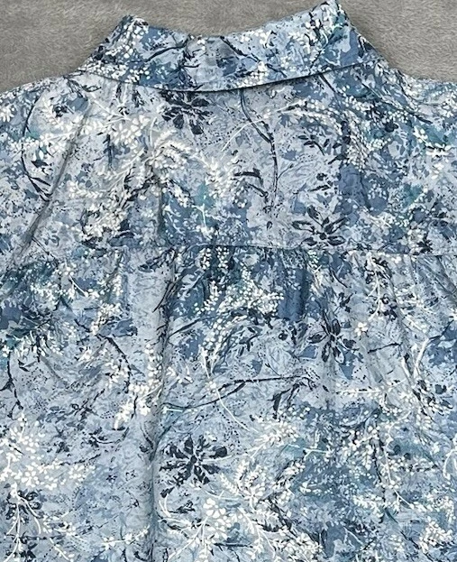Camisa Robert Stock Para Hombre Pequeña Azul Seda Ligera Floral Tropical Hawaiana Foto 4 de 4