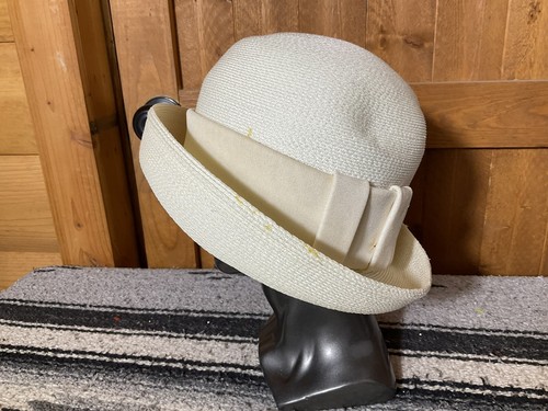 Vintage Designer OLEG CASSINI Mod Hat 1960's Crème Hat - Picture 2 of 9