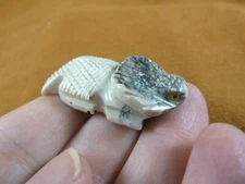 (Y-LIZ-HL-24) white gray Horned LIZARD carving SOAPSTONE Peru FIGURINE lizards