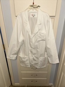 Peaches Lab coat Size 16