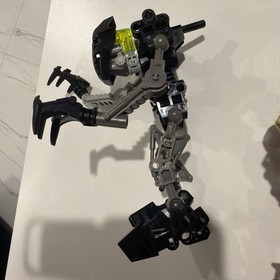 LEGO BIONICLE: Pahrak (8560) And Onua Set 8532 AS IS