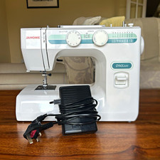 Janome DMX200 Mechanical Sewing Machine Free Arm Portable Buttonhole w/Cover