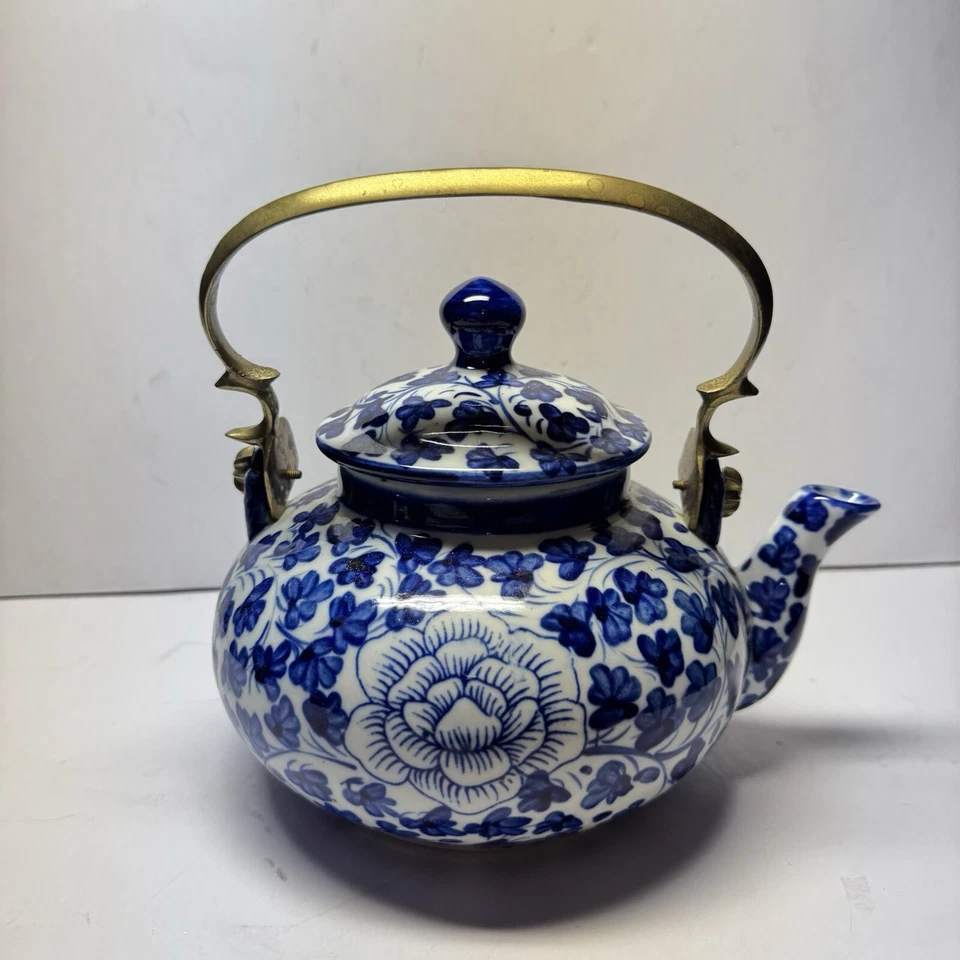 Hermosa tetera china de porcelana azul y blanca Foto 4 de 4