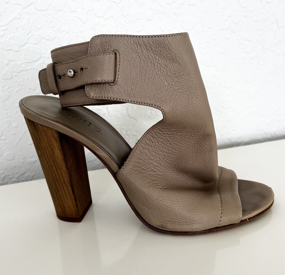 Vince Ankle Strap Sandals Leather Open Toe Wood Heels Tan Beige