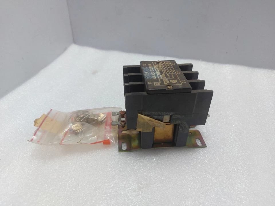 Arrow Hart ACC430 8028CM Industrial Control HN53CD208C - Image 4 of 4