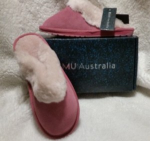 emu slippers size 4
