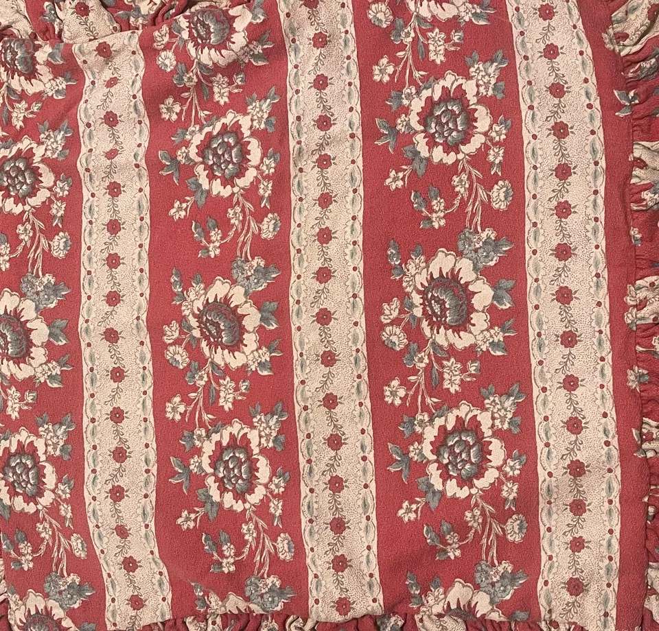 Vintage Ralph Lauren King Cassie DUVET  Red French Blue FLORAL W/  2 Euro Shams - Image 2 of 4