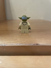 LEGO Star Wars Minifigure YODA 75017 DARK GREEN EUC C16-2 
