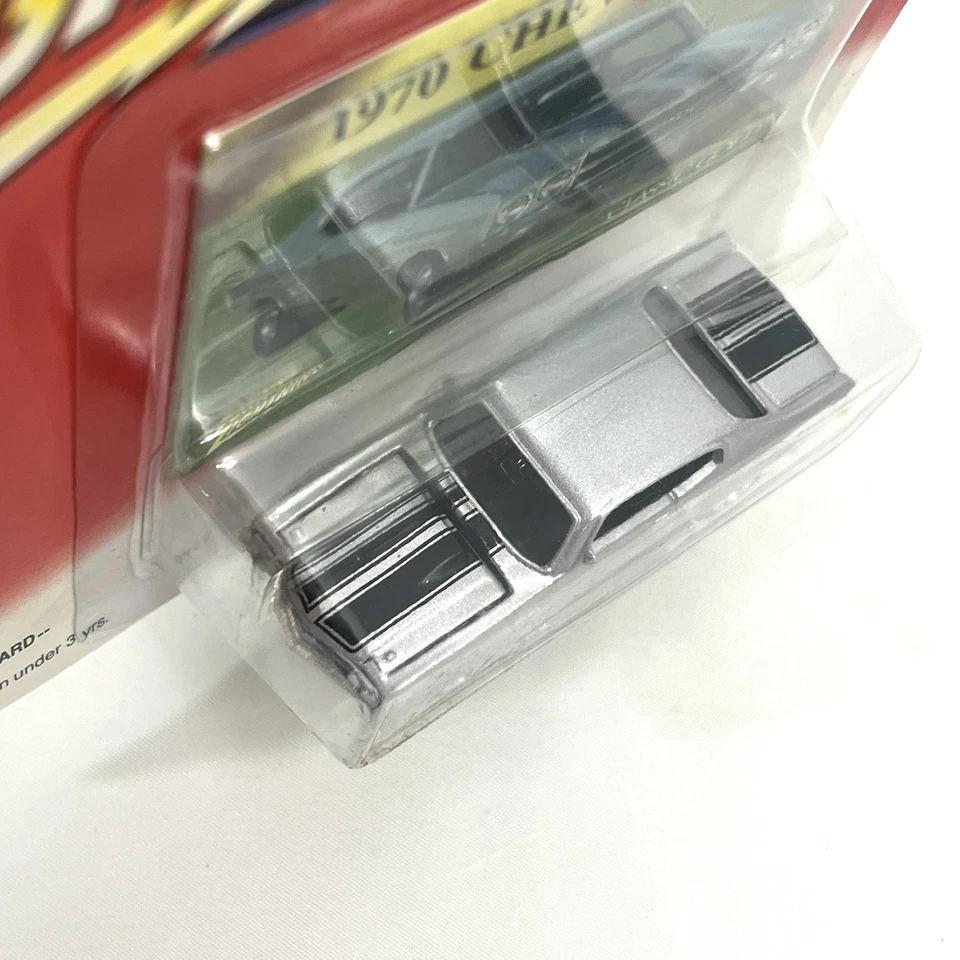 Johnny Lightning 1970 Chevelle SS Silver Diecast 1/64 Classic Gold Collection Foto 3 de 4