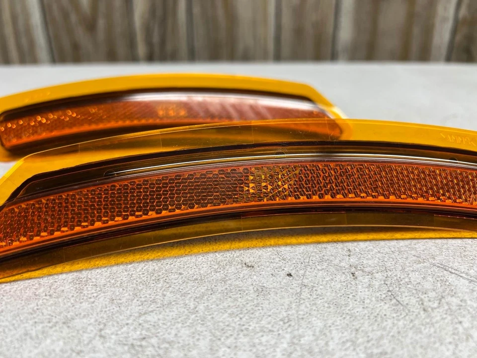 2018-2021 Lexus LC500 Right Side Marker Lamp OEM and LH Side 81710-11010 -81720 - Image 3 of 4