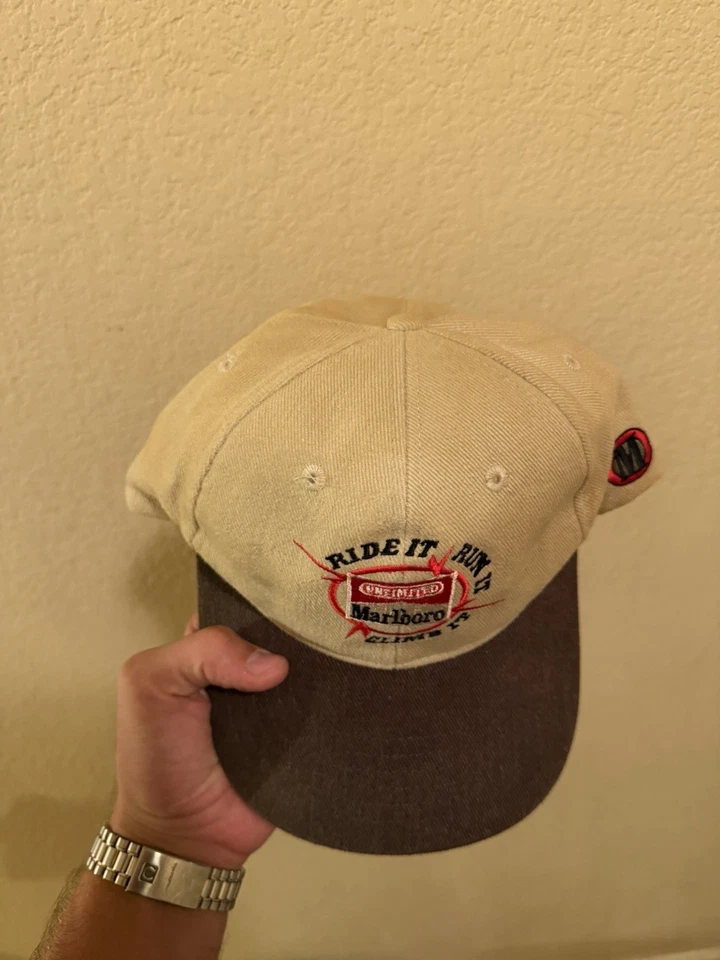 Gorra de colección Marlboro Ride It Run It Climb It Cigarrillos con correa ilimitados  Foto 2 de 4