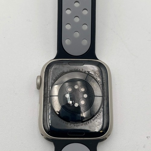 Unlocked Apple Watch Series 7 45MM Silver Aluminum Nike Loop MKJK3LL/A Scratched - Photo 2 sur 10