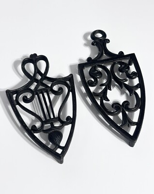 Set Of 2 Vintage Black Cast Iron 3 Footed Small Trivet Wilton / Lyre & Pineapple