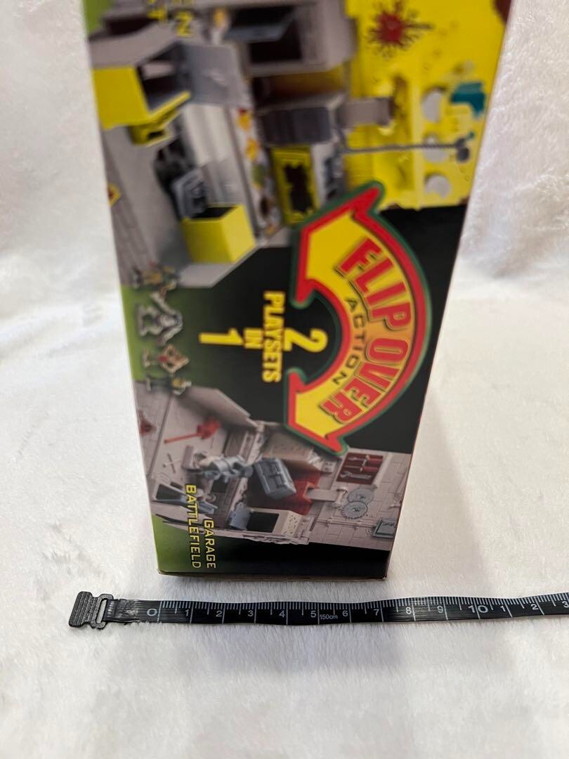 Small Soldiers FLIP OVER ACTION ATTACK ZONES includes 4 Small Soldiers FLIP OVER ACTION ATTACK ZONES includes 4