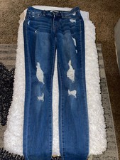 Refuge sz. 4 Ripped Jeans. Great Pair. Comfortable