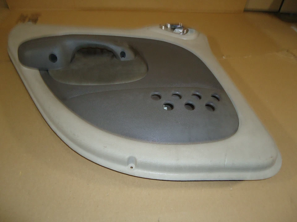 Chrysler PT Cruiser 2004 panel de puerta interior trasero izquierdo beige perla topo Foto 3 de 4