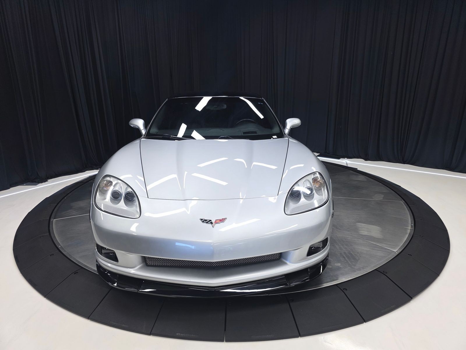 2009 Blade Silver Metallic Chevrolet Corvette   | C6 Corvette Photo 9