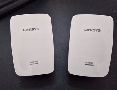 2× Linksys RE3000W N300 WLAN Repeater / Range Extender   EU-Stecker   Gebraucht