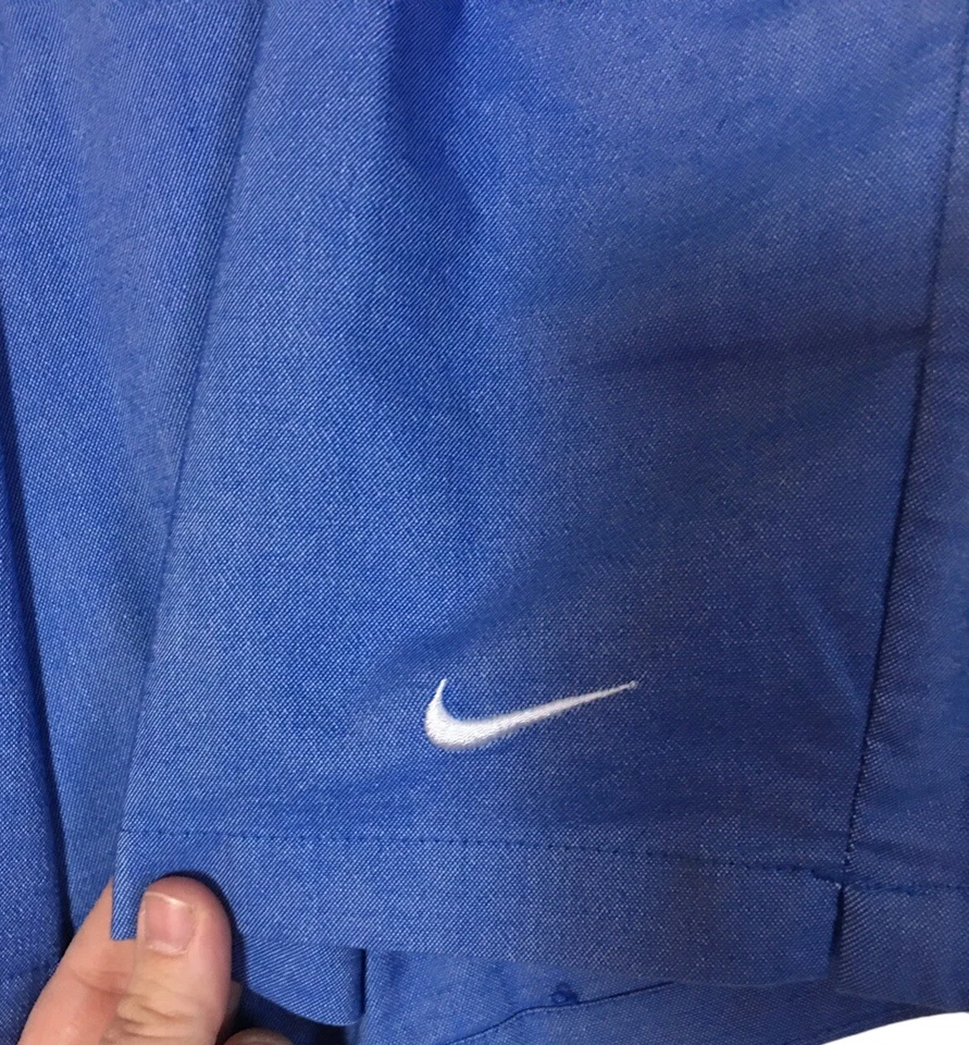 Pantalones Cortos de Golf Nike Azul 4 Para Mujer Talla Dri Fit Bordados Blanco Swoosh Logo Foto 2 de 4