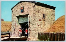 Postcard Drawbridge And Gate Old Fort Niagara, Youngstown, New York Unposted
