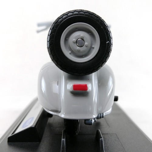 Vespa 125 c.c. Motorcycle Die-cast Model Welly 1:18 Scale Toy Collection Hobby 1 - Picture 5 of 12