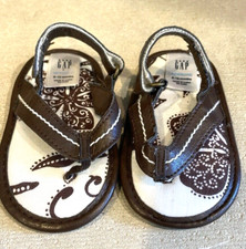 Baby Gap brown flip flops sandals flowers straps Size Newborn 6-12 months
