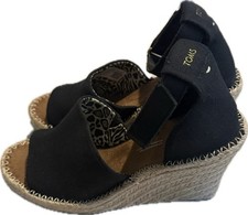 Sandalia de cuña TOMS Marisol para mujer 7 negros Oxford/cuero ortolite tacones de playa