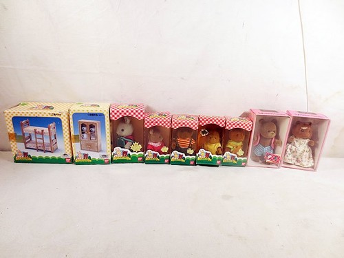 4 figuirines anciennes : Sylvanian/ Petits malins/Maple town (Bandai), année 80 - Collection