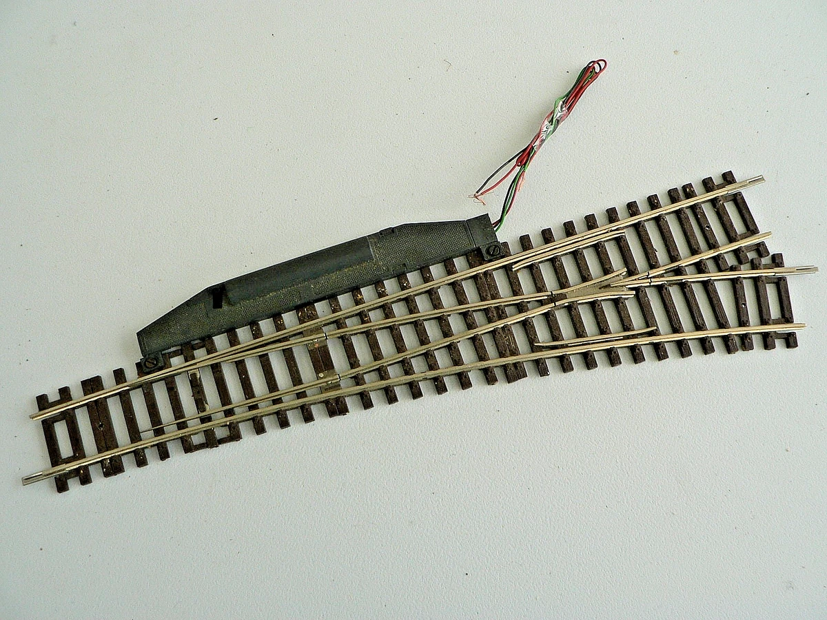 HORNBY MECCANO ÉCHELLE HO AIGUILLAGE MANUEL DROIT #319