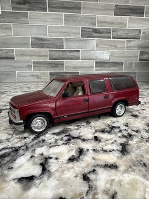 ULTRA RARE Sunnyside 1:24 Scale Burgundy 1993 Chevy Suburban