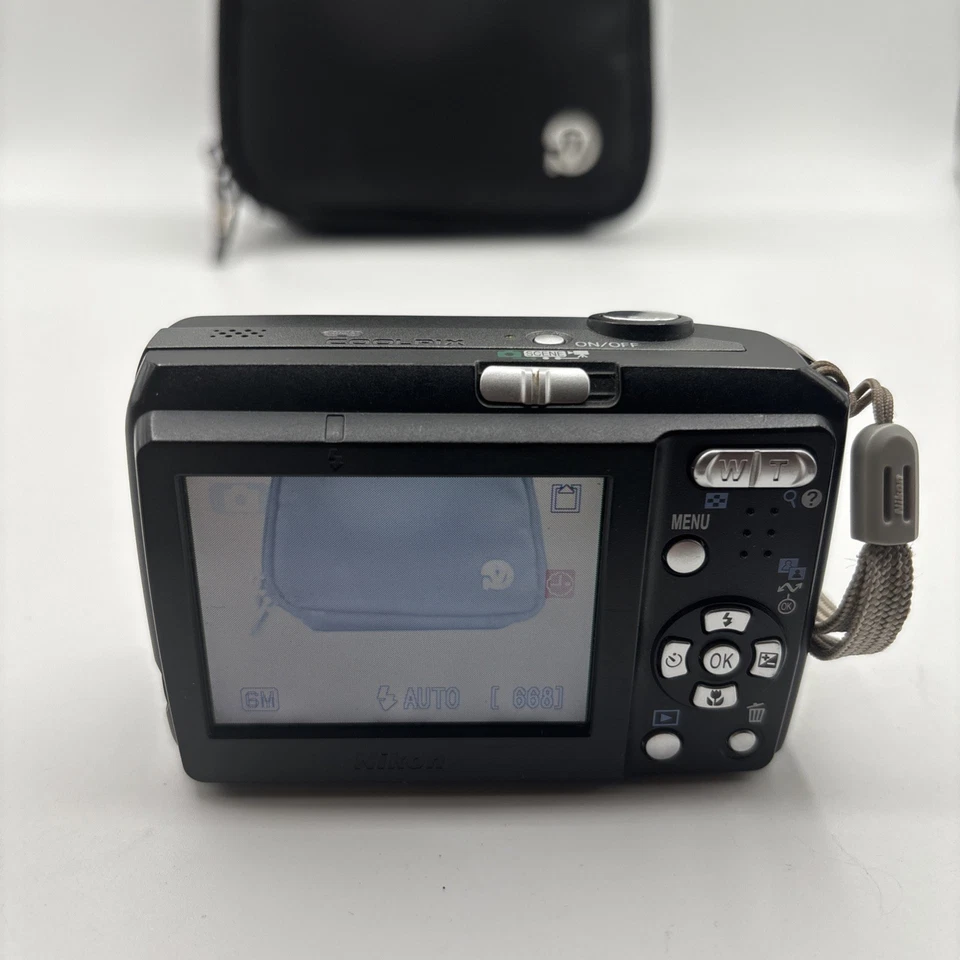 Nikon Coolpix L1 Compact Black Digital Camera W/ Carrying Case Tested Working - Image 4 of 4