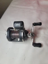 Okuma Convector Line Counter Fishing Reel DUAL HANDLE CV-15D See Description