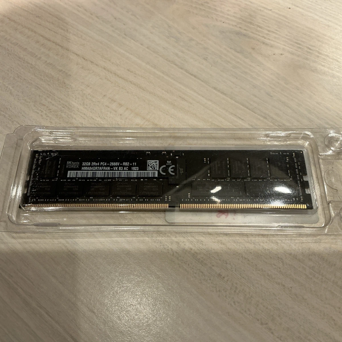 SK hynix Computer PC4-21300 (DDR4-2666) Bus Speed Memory (RAM) for