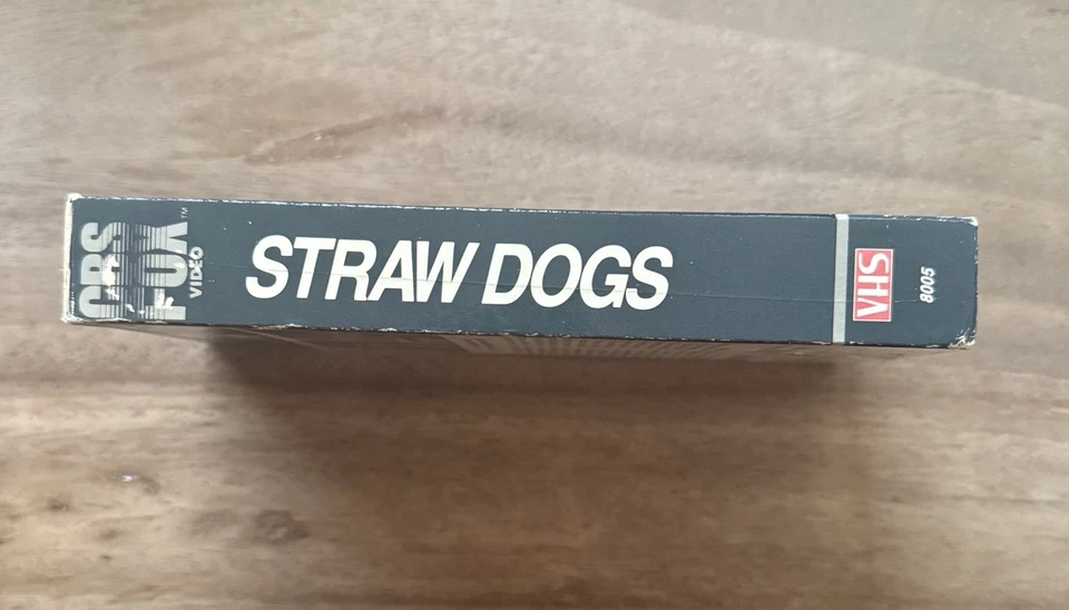 Very Rare 1971 Straw Dogs VHS 1985 Release CBS FOX Dustin Hoffman Phar-Mor - Image 3 of 4