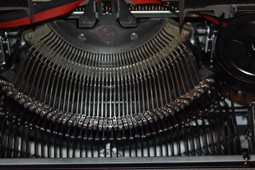 Vintage Smith Corona Sterling Portable Typewriter & Case b - Picture 6 of 15
