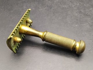(BoxN) Vintage Brass Gillette Safety Razor