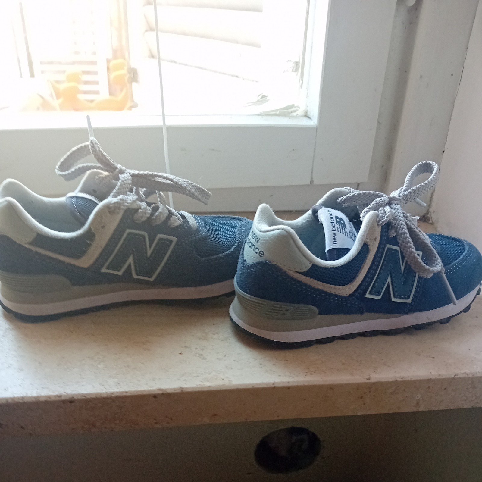 scarpe bambino 28